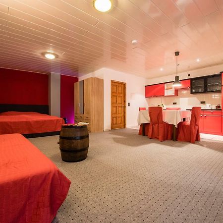 Weinschloesschen Im Weingut Roos Hotel Ilbesheim Eksteriør billede