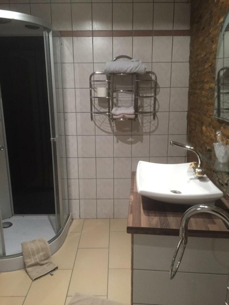 Weinschloesschen Im Weingut Roos Hotel Ilbesheim Eksteriør billede